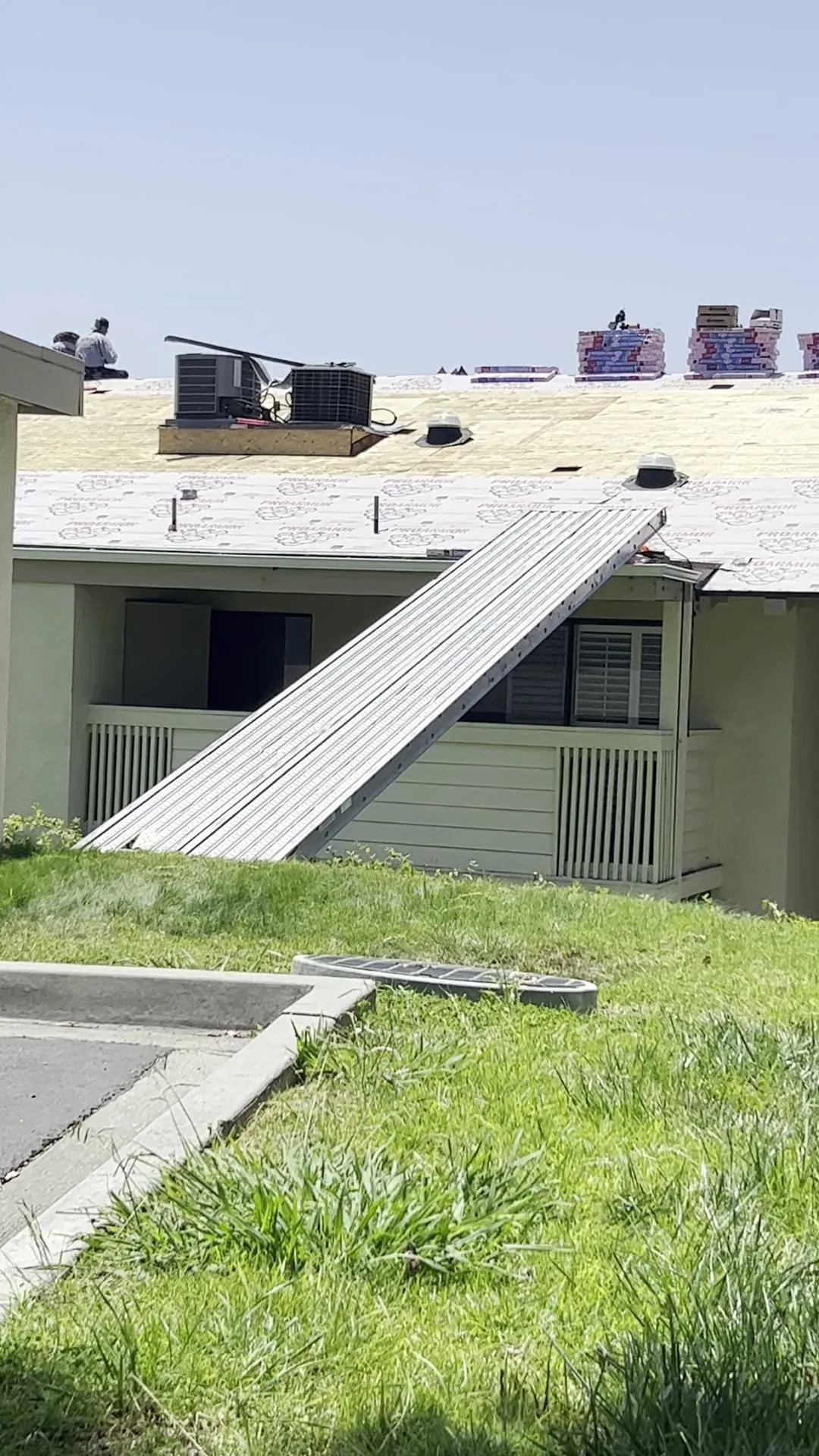 Flat commercial roof on a High Desert building (photo placeholder, real photo pending)